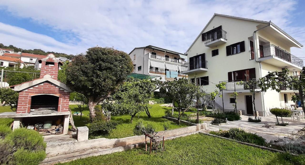 Apartments Figos Trogir Exterior foto